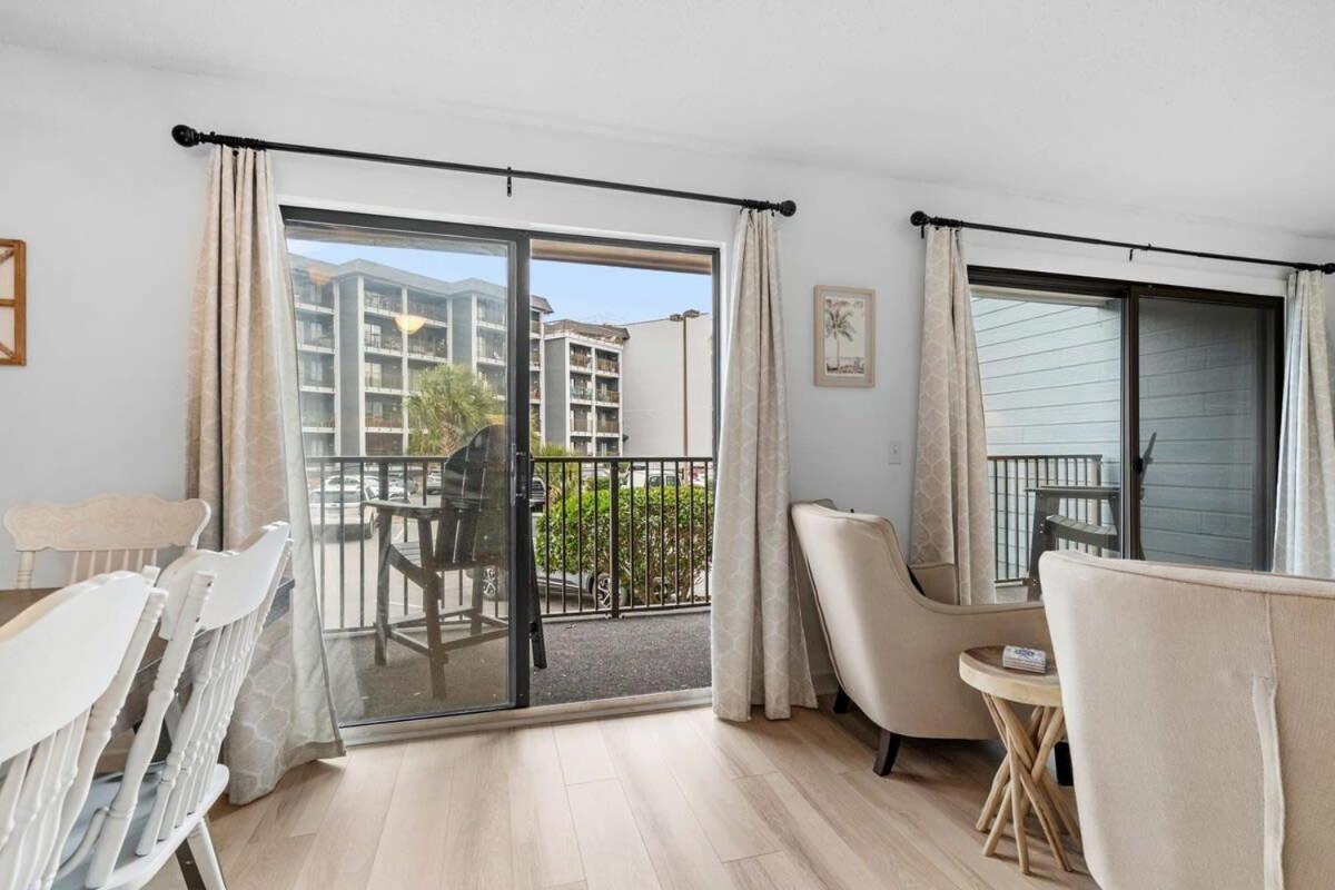 Myrtle Oceanfront Unit B129 Hébergement de vacances *